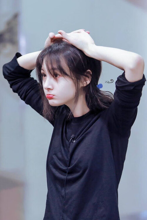 爱游戏中国官方登录入口网站-梅西个人助攻破百，带领巴黎稳坐法甲榜首，梅西打入巴黎生涯首球