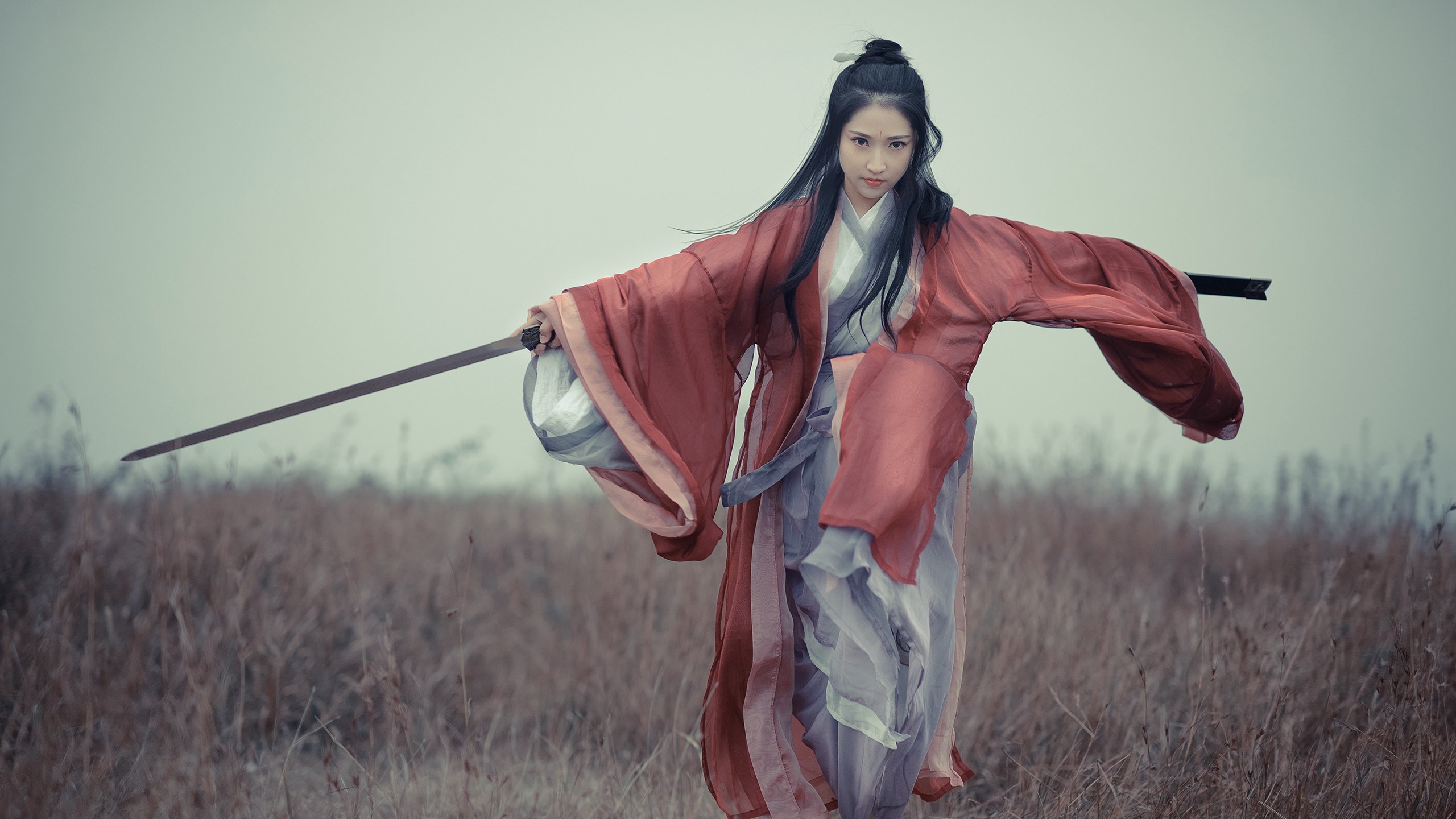 爱游戏官方-队伍实力均衡，胜负难分令人期待，队伍很强