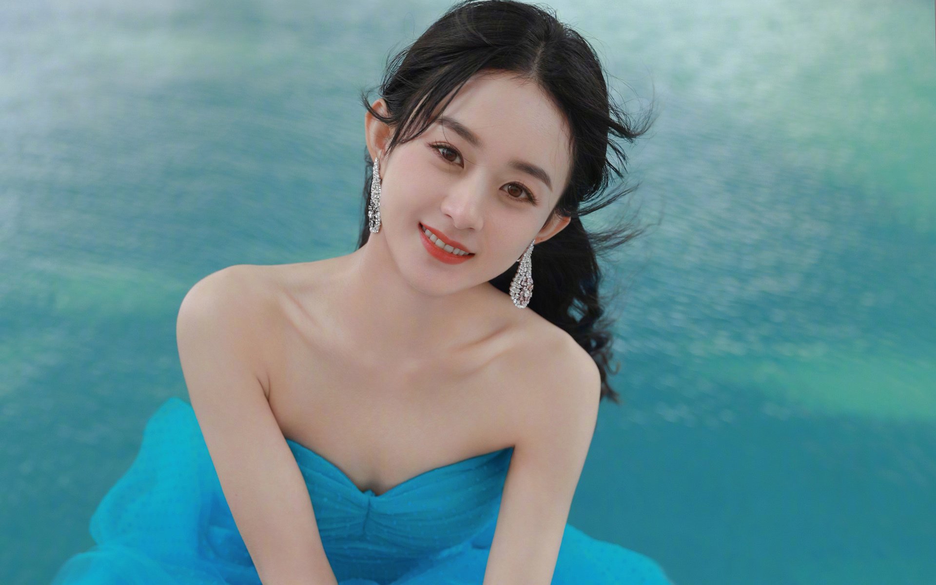 英超比赛中裁判语调与非语言行为对球员情绪波动的影响，用语言或行为对裁判员