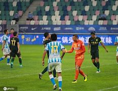 爱游戏体育:韩佳奇：门将技术与心理素质的提升策略：训练方法与实战应用：基于认知心理学的简单介绍