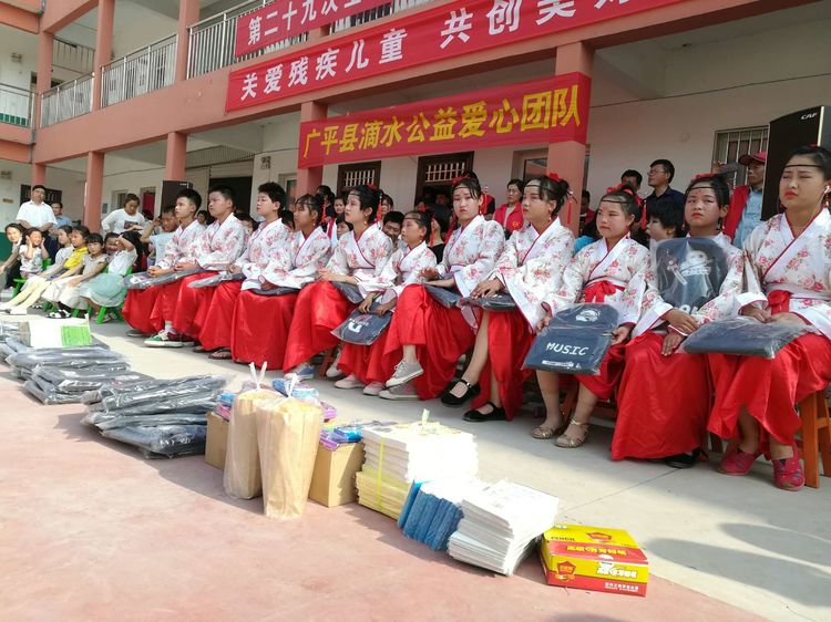 爱游戏体育:篮球公益活动走进山区,传递爱与希望的简单介绍 爱游戏体育:篮球公益活动走进山区,传递爱与希望的简单介绍