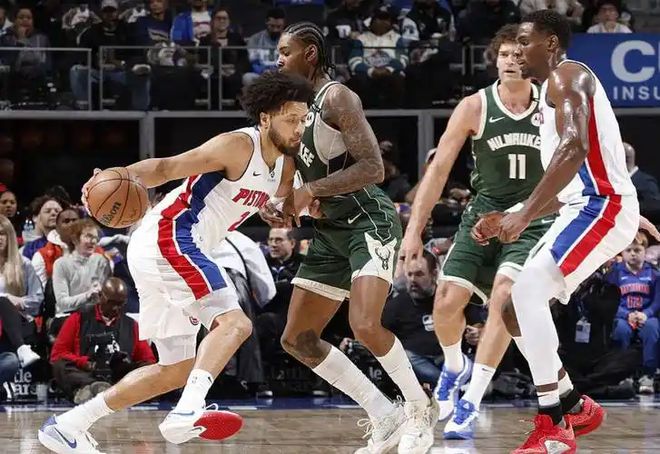 关于爱游戏体育：雄鹿队新赛季：字母哥能否再次统治联盟？的信息