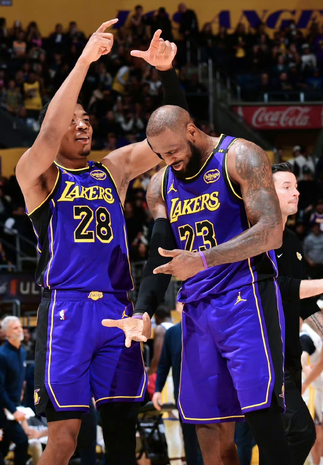 包含爱游戏体育：湖人队新赛季：范德比尔特表示将提升投篮命中率的词条