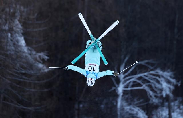 包含爱游戏体育:滑雪世界杯，各国选手雪上飞舞的词条