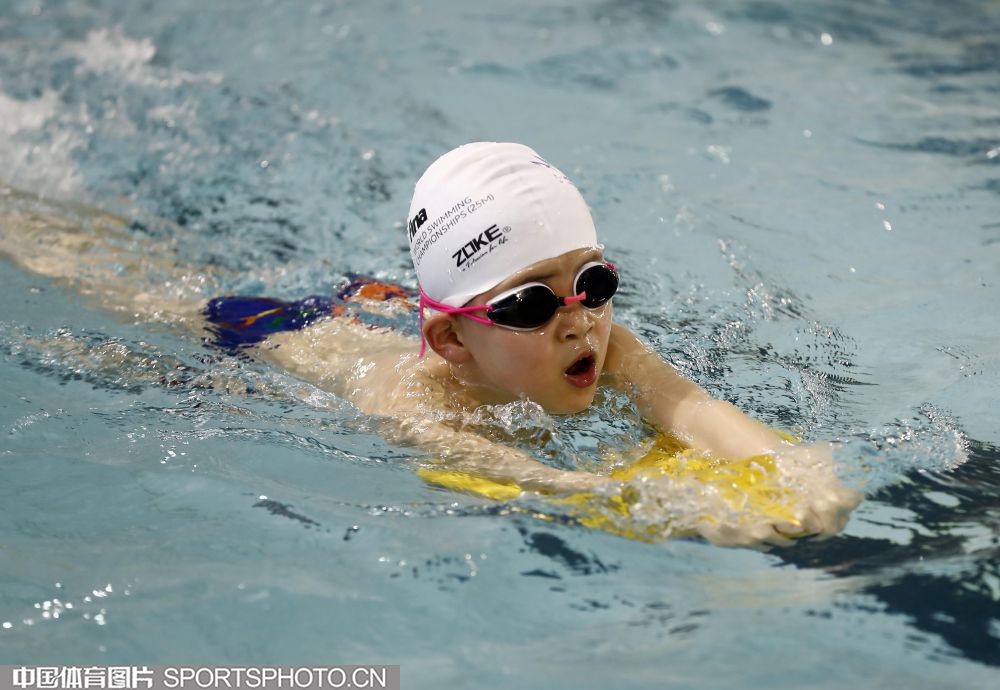 爱游戏登录入口-关于爱游戏体育:游泳运动普及，全民健身新选择的信息