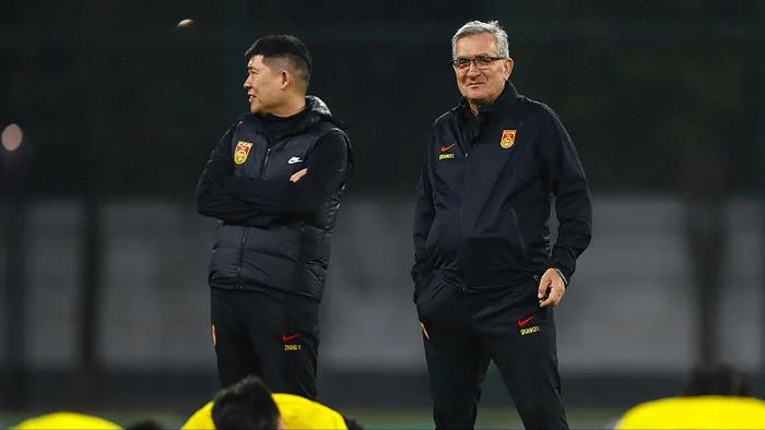 AYX GAMING-爱游戏体育:归化球员费南多：在康复训练中积极努力，争取早日重返赛场的简单介绍