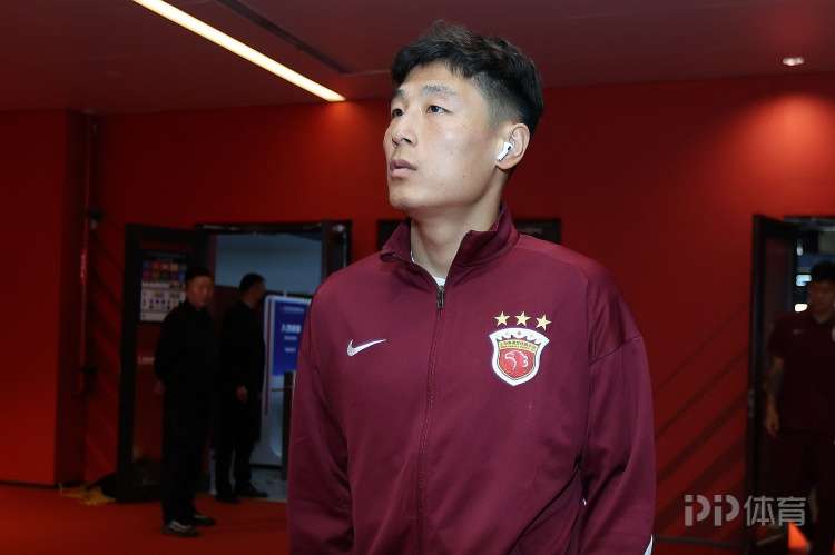 爱游戏 电竞-爱游戏体育:武磊：接受采访，谈留洋生活，鼓励年轻球员勇敢追梦的简单介绍